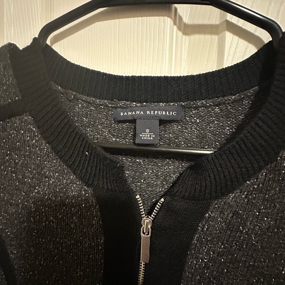 Banana Republic black and gray small top - Picture 3 of 5